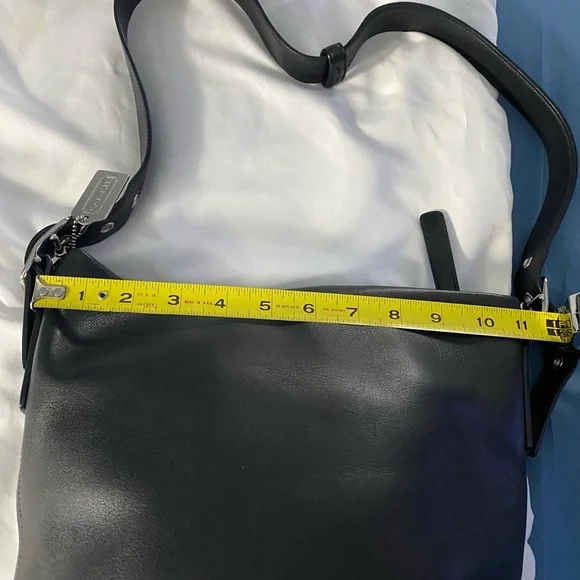 Vintage Coach Black Leather Soho bucket/hobo purse. Excellent condition - Picture 7 of 9
